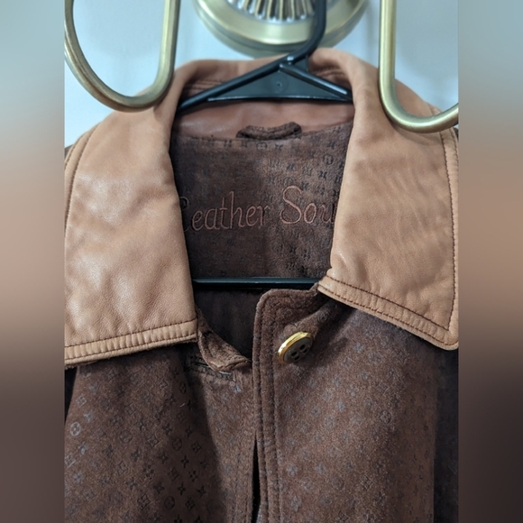 VINTAGE Brown Suede Sleeveless Jacket with Collar - Picture 3 of 11